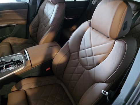 New 2026 BMW X5 xDrive40i w/ M Sport Package image 9