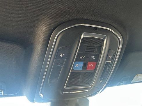 New 2025 Jeep Grand Cherokee Laredo image 18