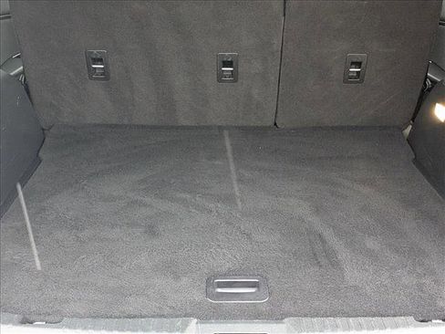 Used 2018 Ford Edge SEL FWD image 6