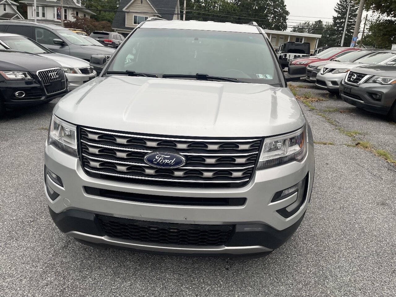 Used 2016 Ford Explorer XLT AWD/4WD image 2