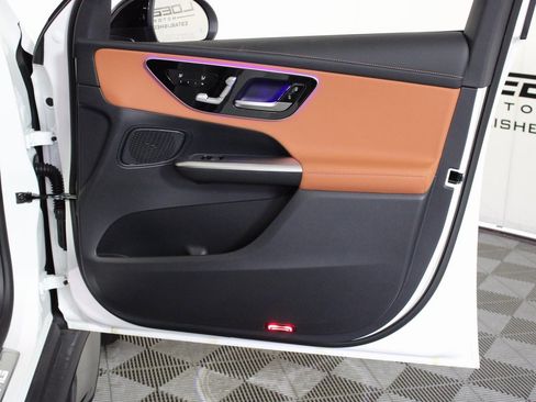 Certified 2025 Mercedes-Benz GLC 43 AMG 4MATIC image 31