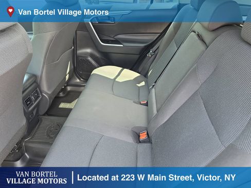Used 2024 Toyota RAV4 LE AWD/4WD image 23