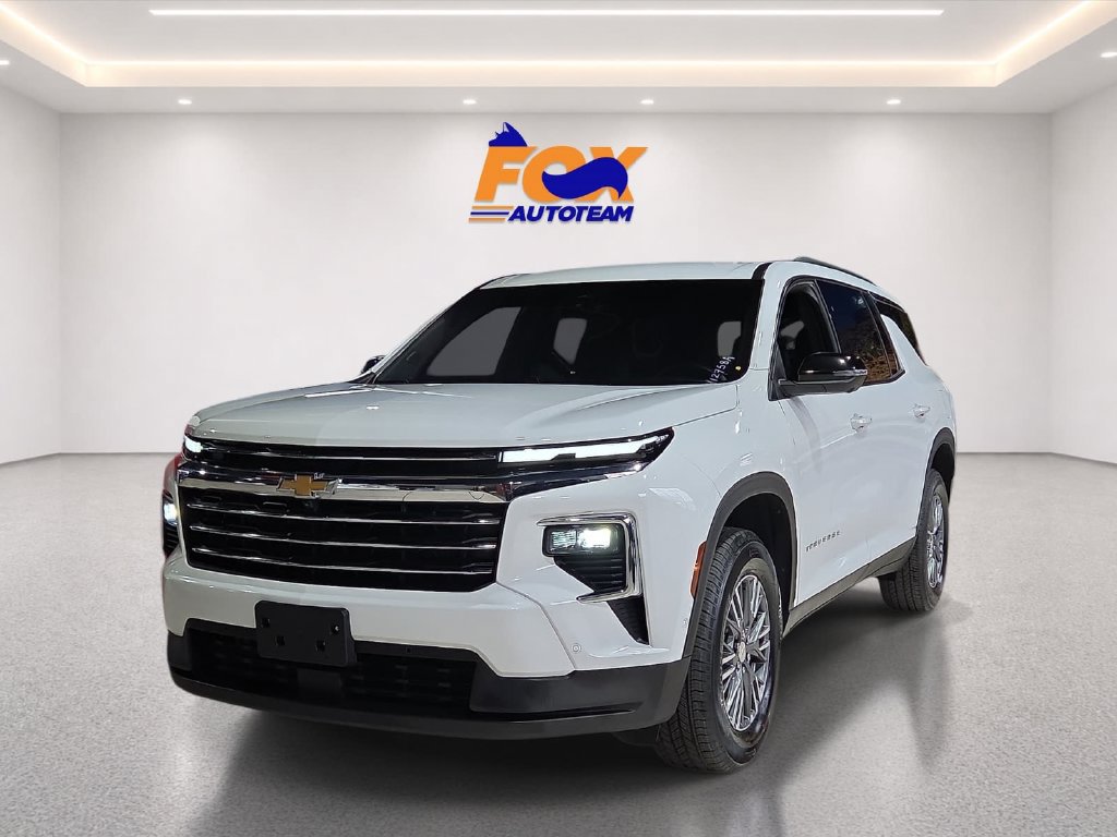 Used 2025 Chevrolet Traverse LT w/ Enhanced Driving Package FWD image 1
