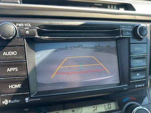 Used 2018 Toyota RAV4 XLE AWD/4WD image 22