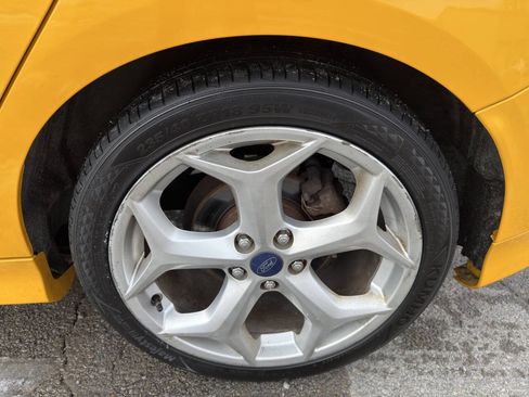 Used 2013 Ford Focus ST FWD image 18