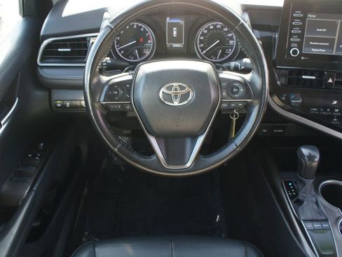 Used 2023 Toyota Camry SE image 5