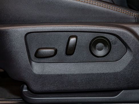 Used 2025 GMC Sierra 2500 AT4 w/ AT4 Premium Plus Package image 22