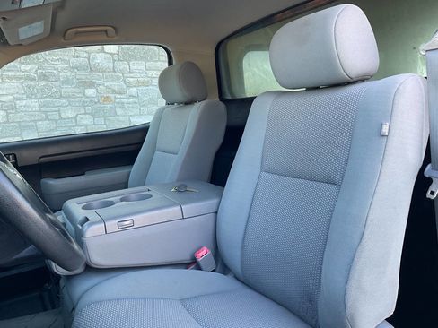 Used 2010 Toyota Tundra 2WD Regular Cab image 18