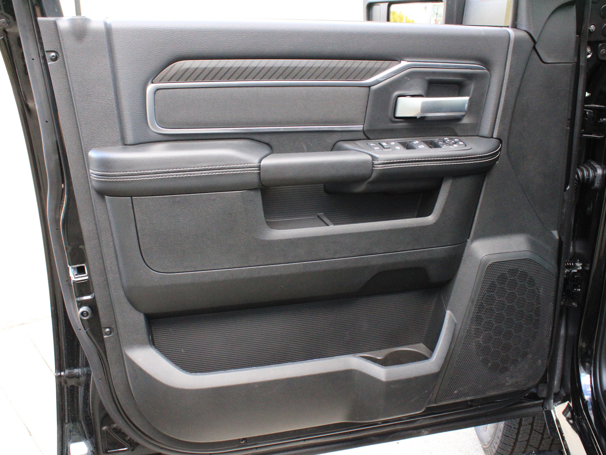 New 2027 RAM 3500 Big Horn AWD/4WD image 9