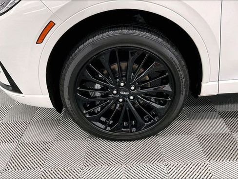 Used 2023 Lincoln Corsair Reserve w/ Jet Appearance Package AWD/4WD image 10