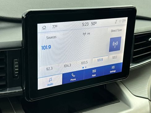 Certified 2022 Ford Explorer XLT w/ Equipment Group 202A image 19