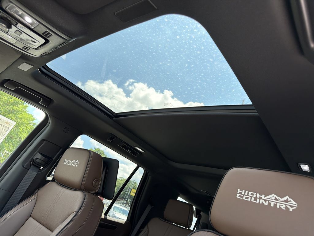 New 2026 Chevrolet Tahoe High Country AWD/4WD image 14