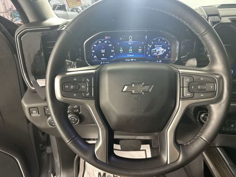 Used 2024 Chevrolet Silverado 1500 LT Trail Boss w/ LT Trail Boss Premium Package AWD/4WD image 5