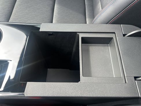 Used 2025 Chevrolet Equinox RS image 46