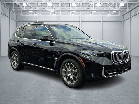 New 2026 BMW X5 xDrive50e w/ Climate Comfort Package image 3