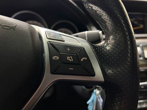 Used 2014 Mercedes-Benz E 350 4MATIC Sedan image 39