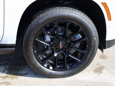 New 2026 GMC Yukon XL Denali w/ Denali Reserve Package image 9