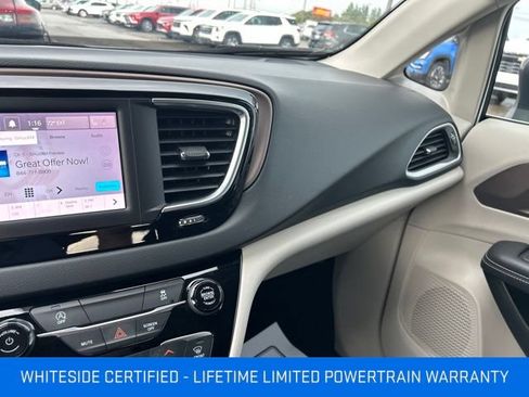 Used 2024 Chrysler Voyager LX FWD image 4