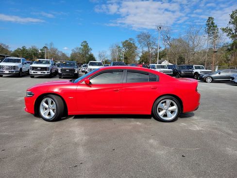 Used 2017 Dodge Charger R/T w/ Plus Group image 2