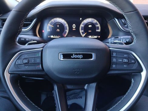 New 2025 Jeep Grand Cherokee Laredo X image 40