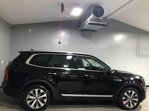 Used 2020 Kia Telluride S AWD/4WD image 2