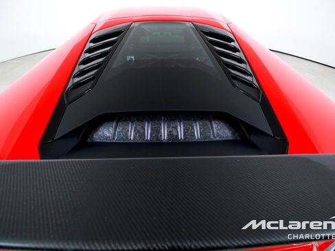 Used 2016 Lamborghini Huracan LP 580-2 RWD image 25