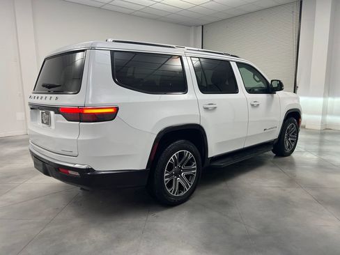 Used 2024 Jeep Wagoneer Series II w/ Flexible Seating Group image 7