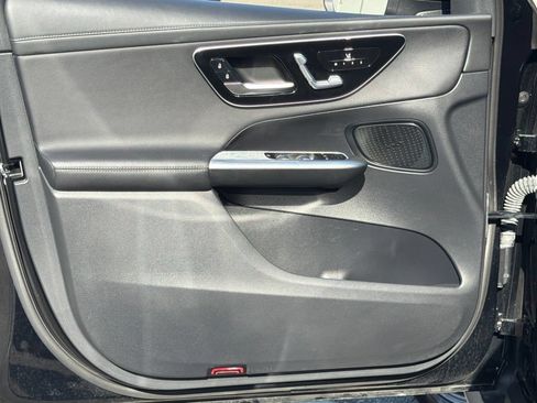 Used 2024 Mercedes-Benz GLC 300 4MATIC image 19
