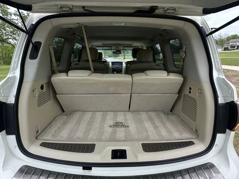 Used 2014 INFINITI QX80 4WD w/ Deluxe Touring Package image 19