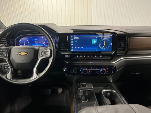 Certified 2023 Chevrolet Silverado 1500 High Country w/ Technology Package image 17