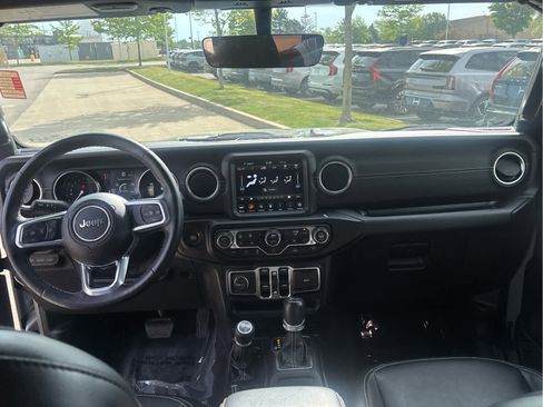 Used 2021 Jeep Wrangler Unlimited Sahara w/ Cold Weather Group AWD/4WD image 12