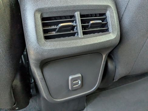 Used 2023 Chevrolet Equinox LT image 15