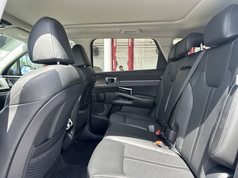 Certified 2025 Kia Sorento S w/ Panoramic Sunroof Package FWD image 23