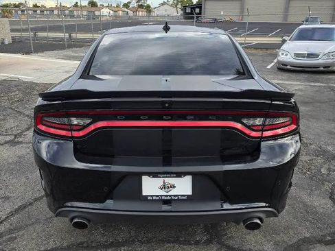 Used 2022 Dodge Charger R/T w/ Blacktop Package image 8