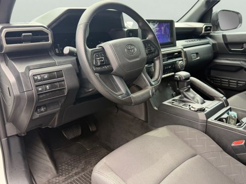 Used 2025 Toyota Tacoma SR AWD/4WD image 23
