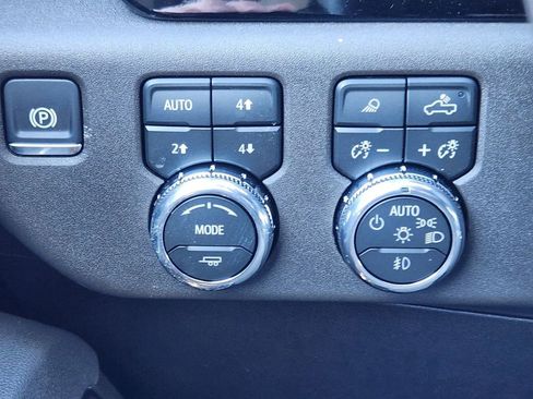 New 2026 GMC Sierra 3500 SLT AWD/4WD image 26