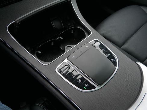 Used 2022 Mercedes-Benz GLC 300 4MATIC w/ Multimedia Package Lite image 30