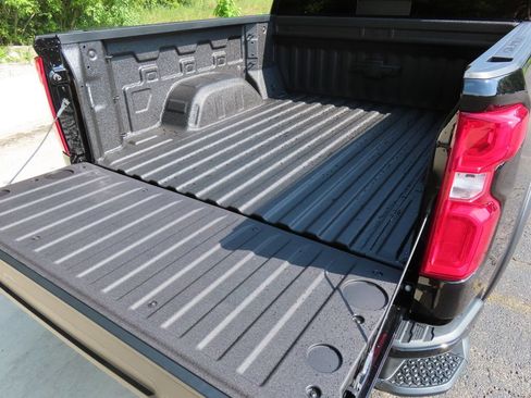 New 2026 Chevrolet Silverado 1500 ZR2 w/ Dark Appearance Package AWD/4WD image 23
