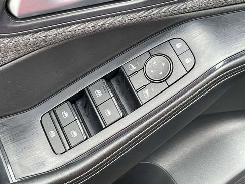 Used 2023 Nissan Rogue SV image 16