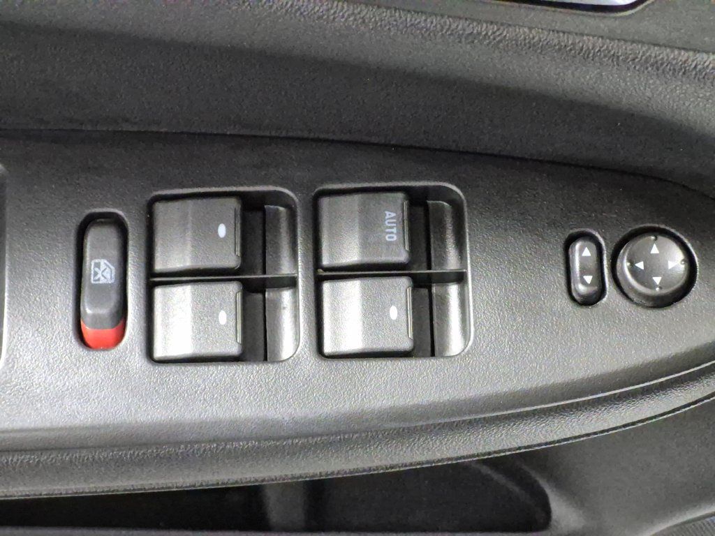 Used 2012 Chevrolet Impala LTZ FWD image 16