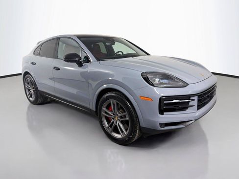 Certified 2024 Porsche Cayenne S AWD/4WD image 8