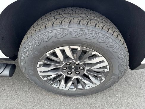 New 2026 Chevrolet Tahoe Z71 w/ Comfort Package AWD/4WD image 14