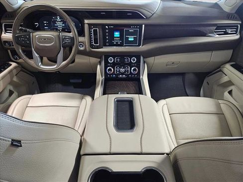 Used 2023 GMC Yukon Denali image 17