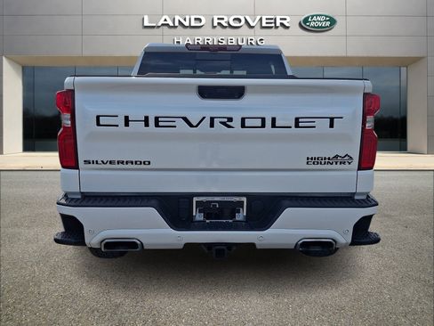 Used 2024 Chevrolet Silverado 1500 High Country w/ Technology Package AWD/4WD image 3