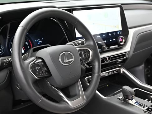 Used 2025 Lexus TX 350 AWD w/ Technology Package image 33