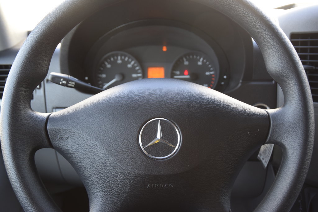 Used 2017 Mercedes-Benz Sprinter 2500 image 27