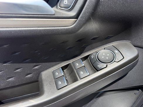 Used 2020 Ford Escape SE FWD image 18