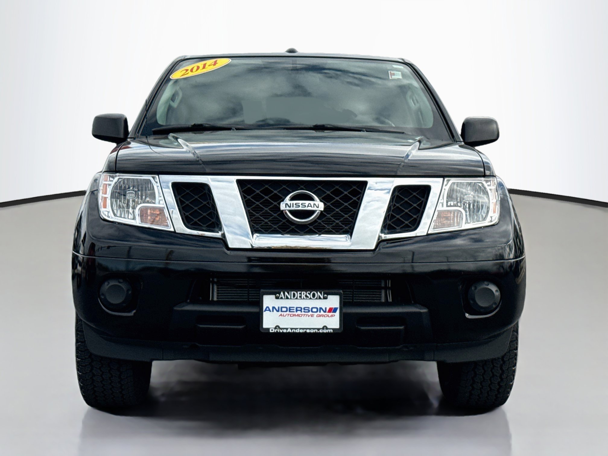 Used 2014 Nissan Frontier SV RWD image 2