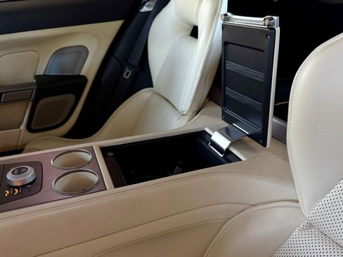Used 2011 Aston Martin Rapide Luxe image 18