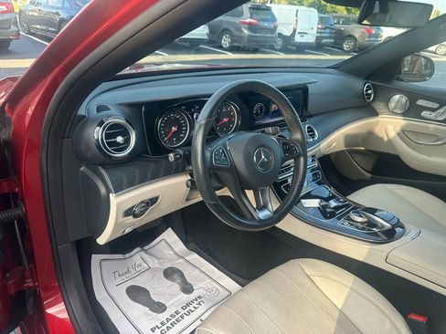 Used 2017 Mercedes-Benz E 300 4MATIC image 11